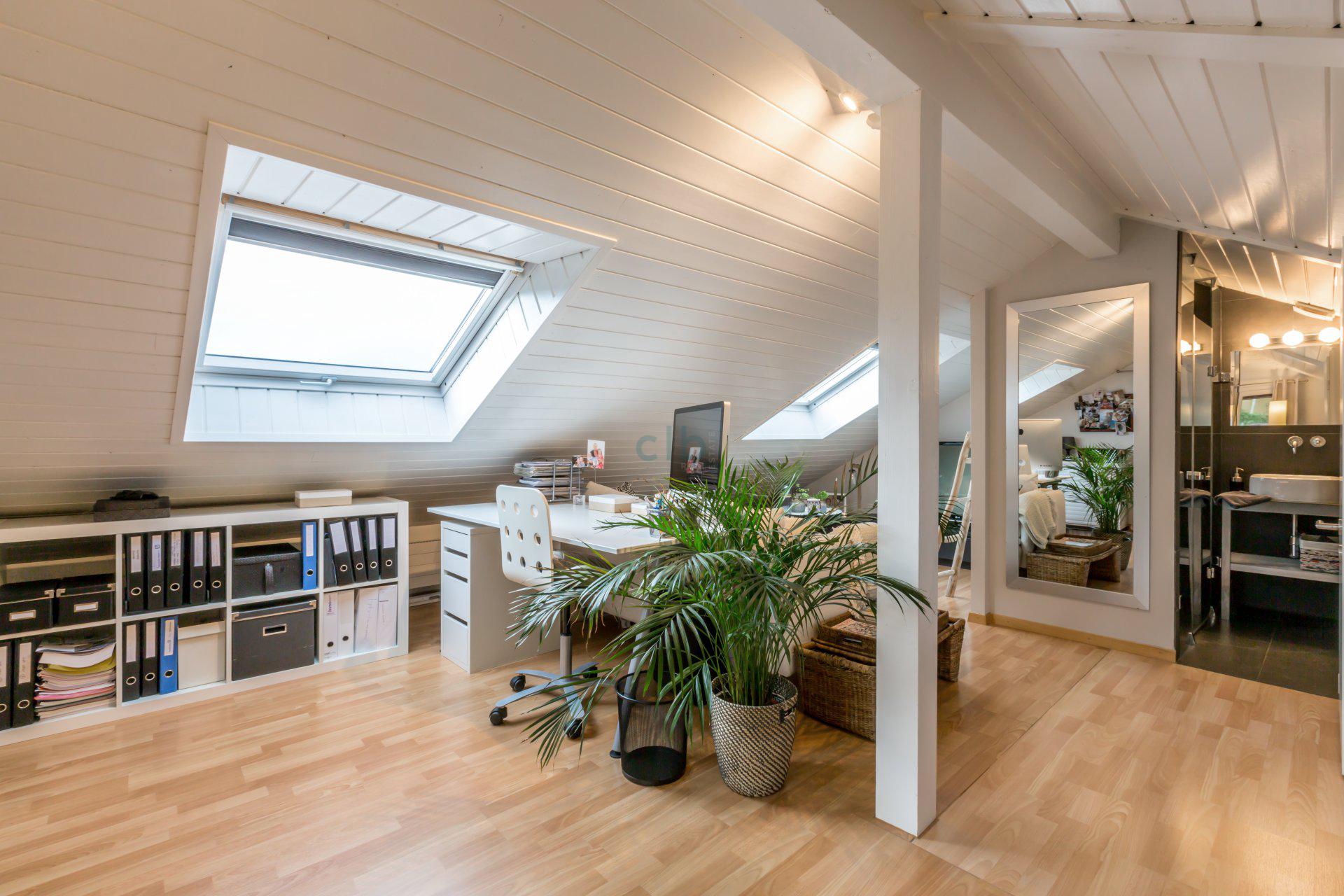 A VENDRE -COLLONGE-BELLERIVE charmante villa au calme à 150 mètres du lac