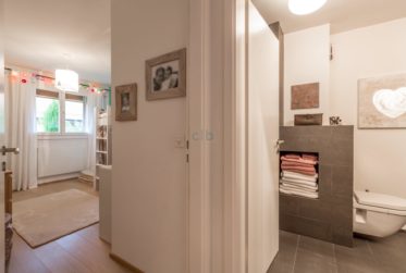 A VENDRE -COLLONGE-BELLERIVE charmante villa au calme à 150 mètres du lac