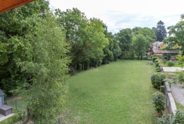 A VENDRE -COLLONGE-BELLERIVE charmante villa au calme à 150 mètres du lac