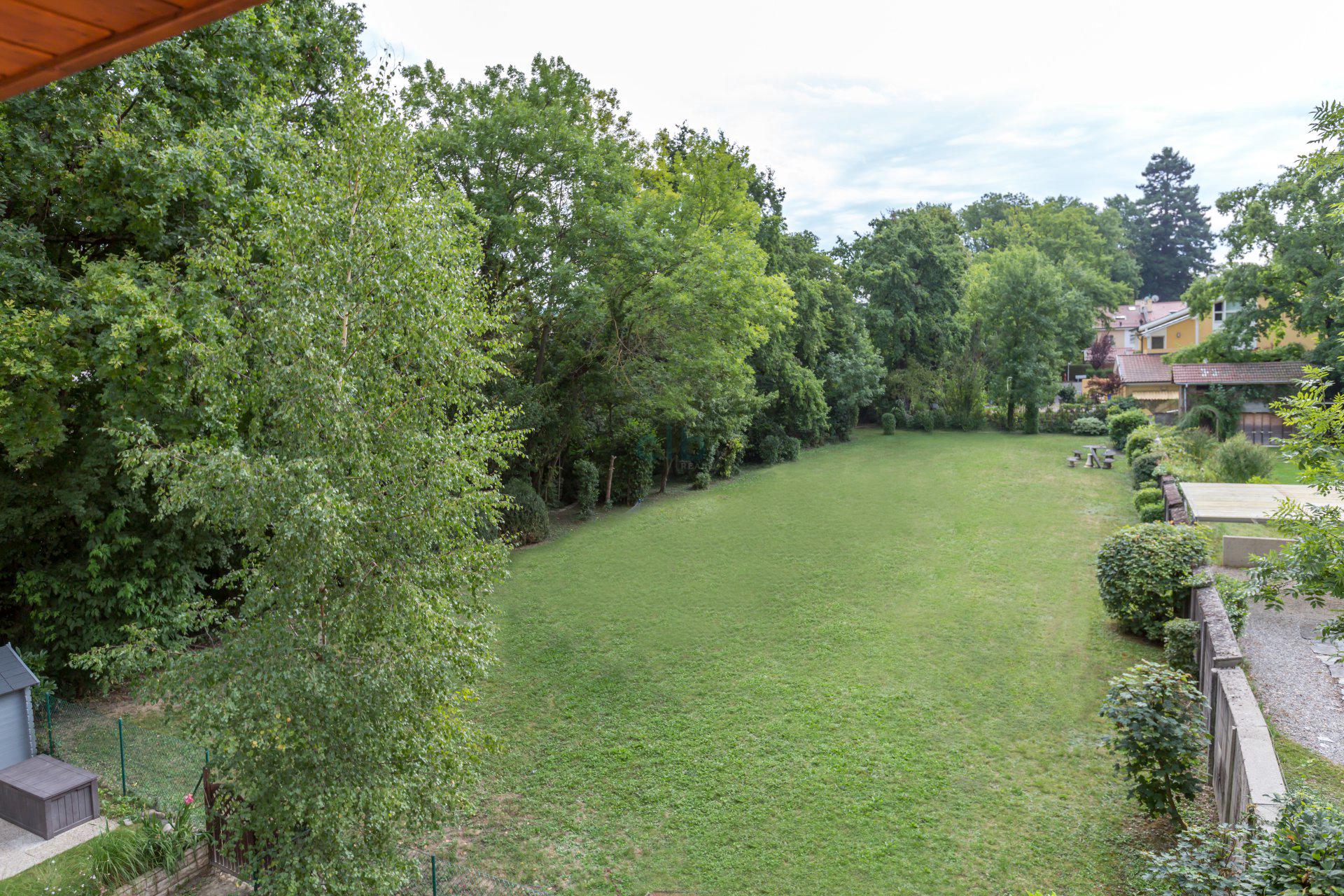 A VENDRE -COLLONGE-BELLERIVE charmante villa au calme à 150 mètres du lac