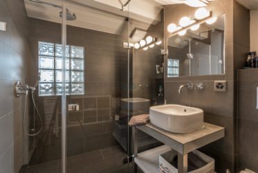 A VENDRE -COLLONGE-BELLERIVE charmante villa au calme à 150 mètres du lac