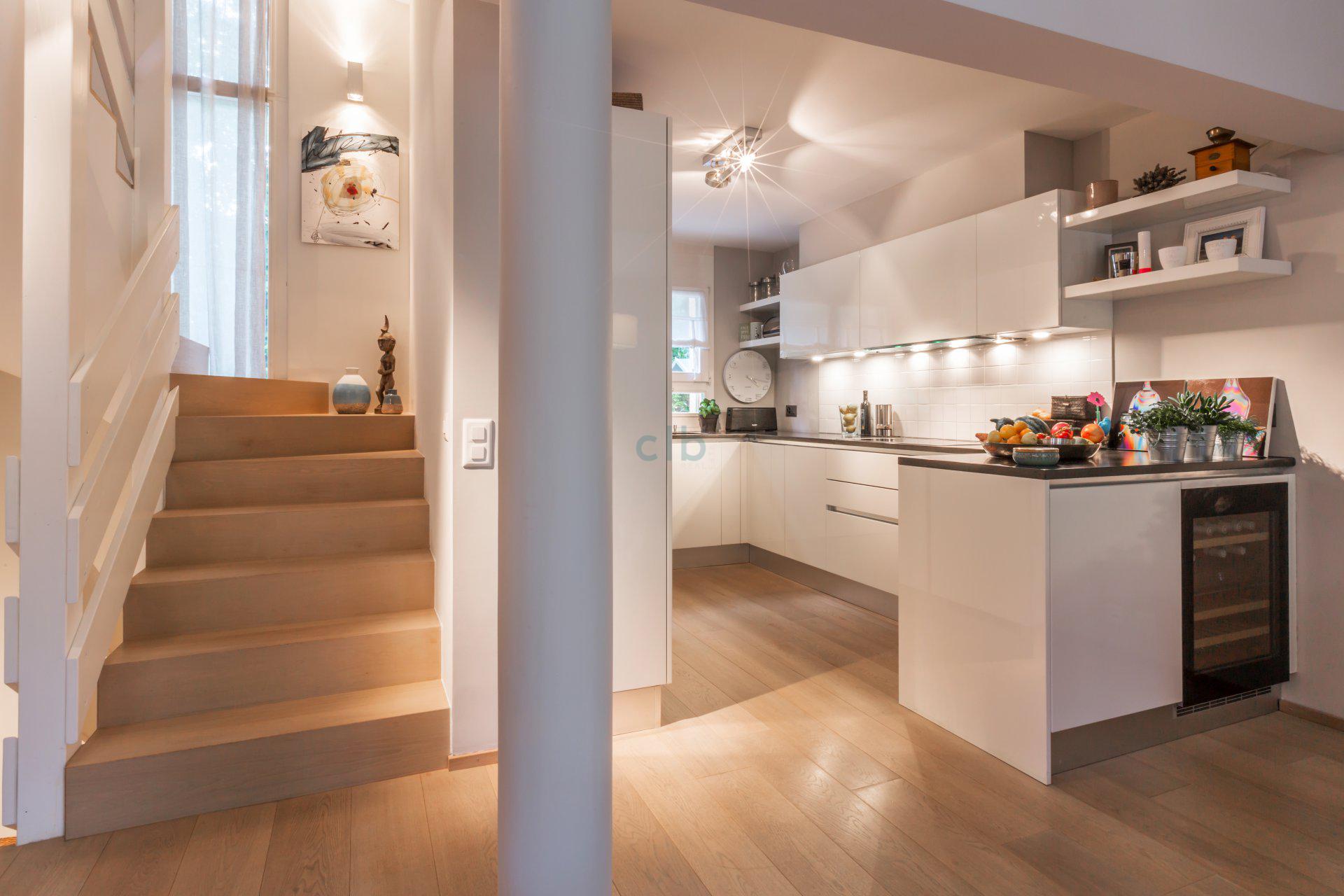 A VENDRE -COLLONGE-BELLERIVE charmante villa au calme à 150 mètres du lac