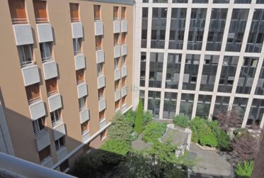 5 Rooms Flat, Renovated flat